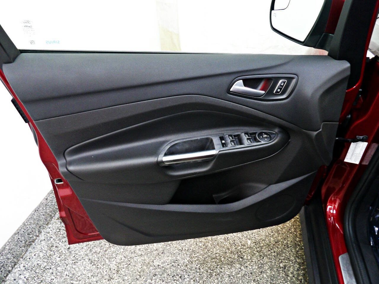 Used 2016 Ford C-MAX Energi SEL w/ Equipment Group 302A FWD image 7