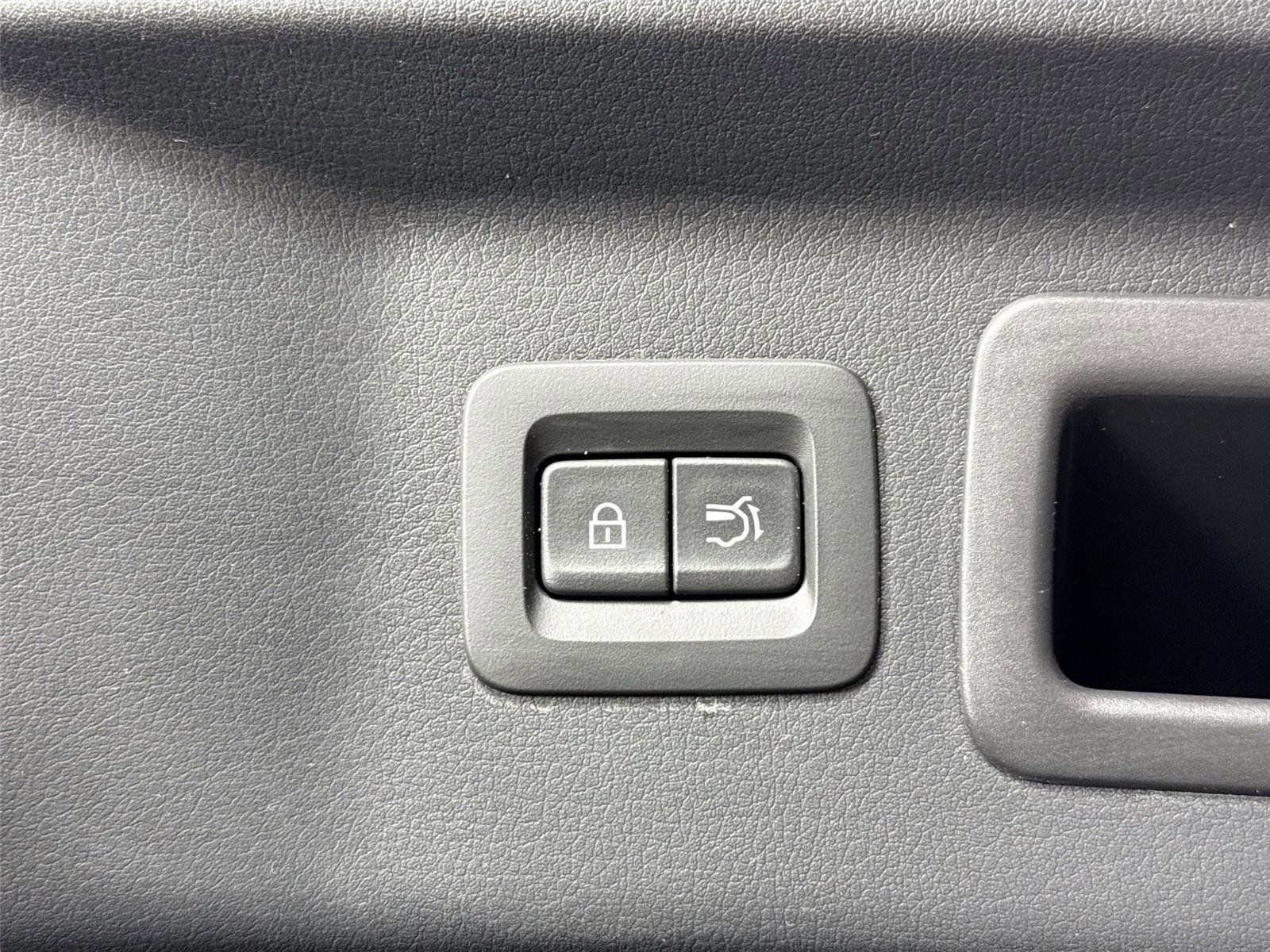 Certified 2025 MAZDA CX-90 3.3 Turbo w/ Select Package image 39