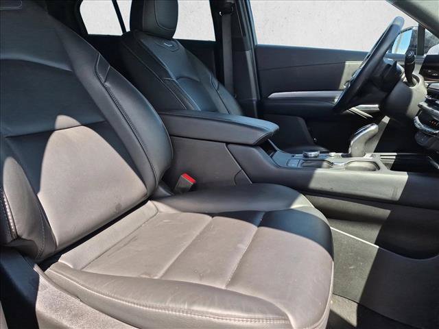Used 2025 Cadillac XT4 Premium Luxury FWD image 15