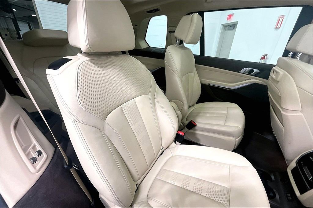 Used 2019 BMW X7 xDrive50i w/ Premium Package image 29
