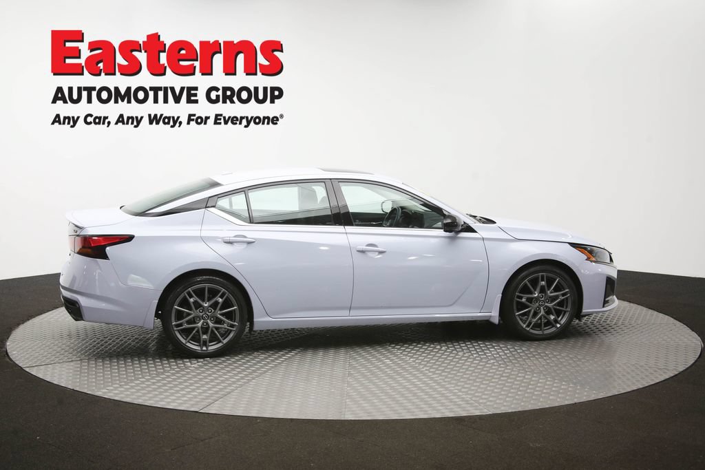 Used 2023 Nissan Altima 2.0 SR FWD image 44