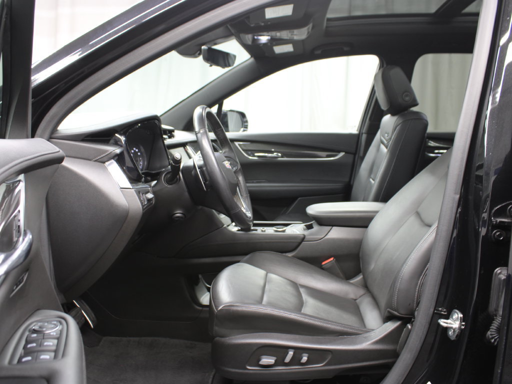 Used 2022 Cadillac XT6 Sport w/ Technology Package AWD/4WD image 15