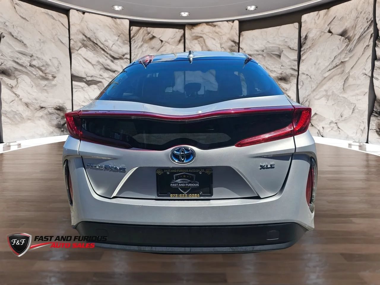 Used 2021 Toyota Prius Prime XLE w/ Carpet Mat Package (TMS) FWD image 31