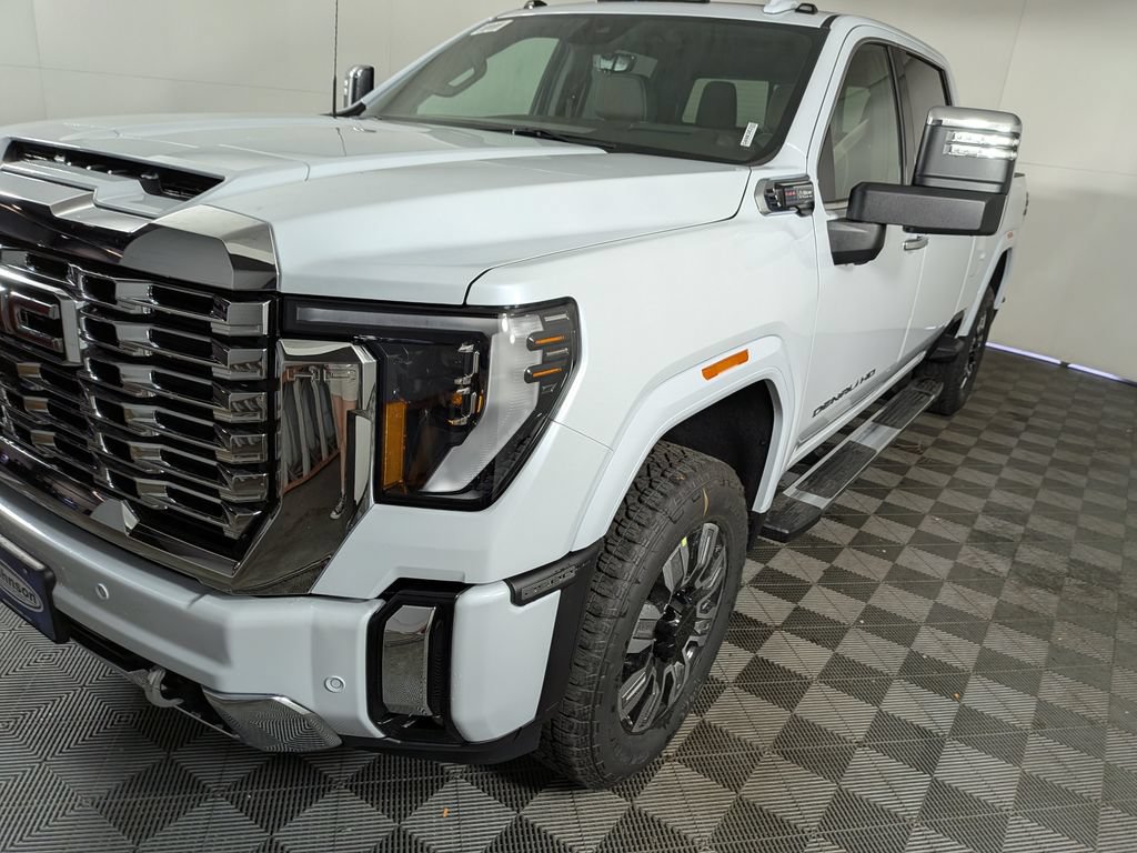New 2026 GMC Sierra 2500 Denali w/ Denali Reserve Package AWD/4WD image 9