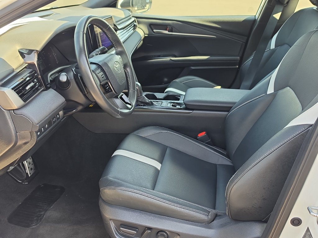 Used 2025 Toyota Camry SE FWD image 14