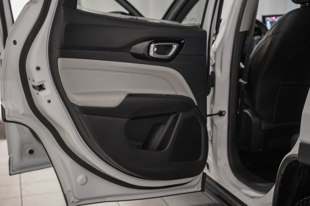 Used 2022 Jeep Compass Limited image 43