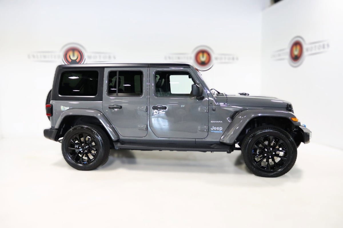 Used 2022 Jeep Wrangler Unlimited Sahara w/ Cold Weather Group image 5