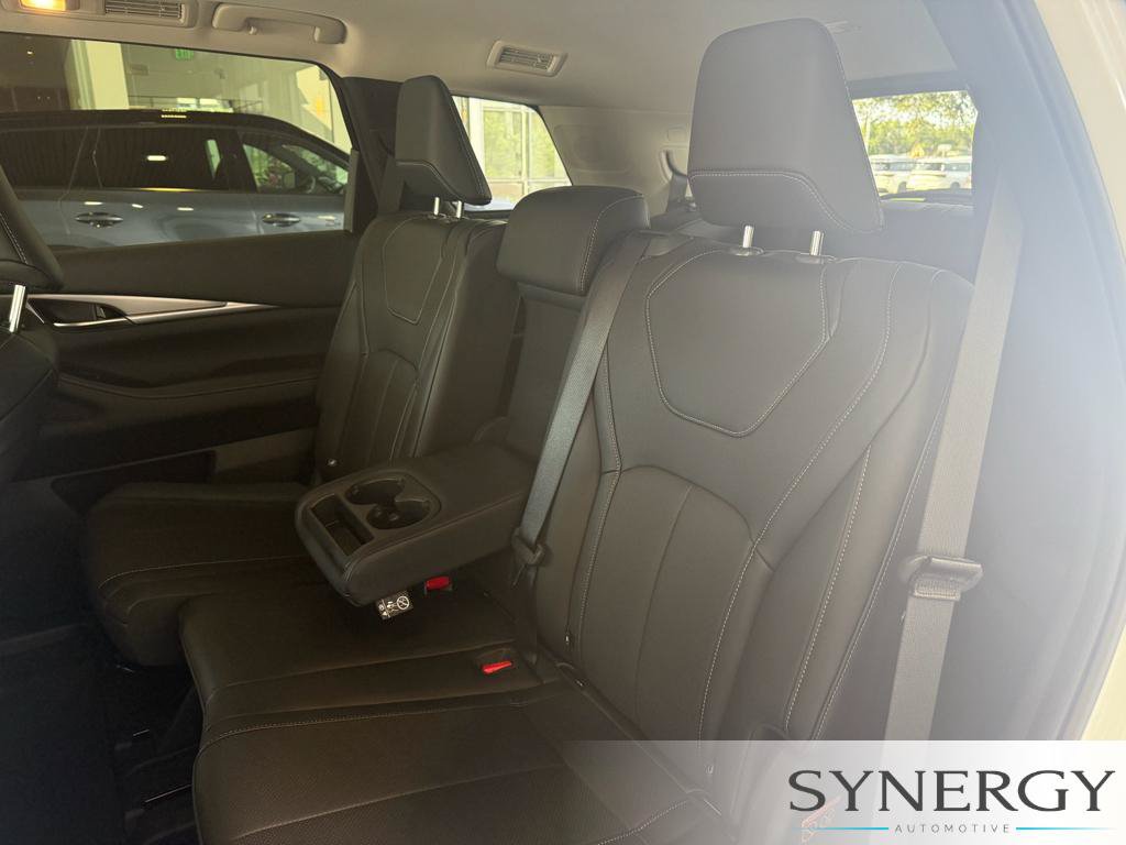 New 2027 INFINITI QX60 Pure w/ Cargo Package FWD image 29