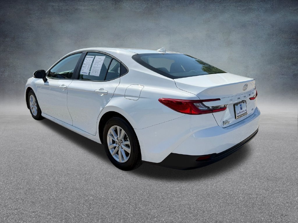 Used 2025 Toyota Camry LE FWD image 10