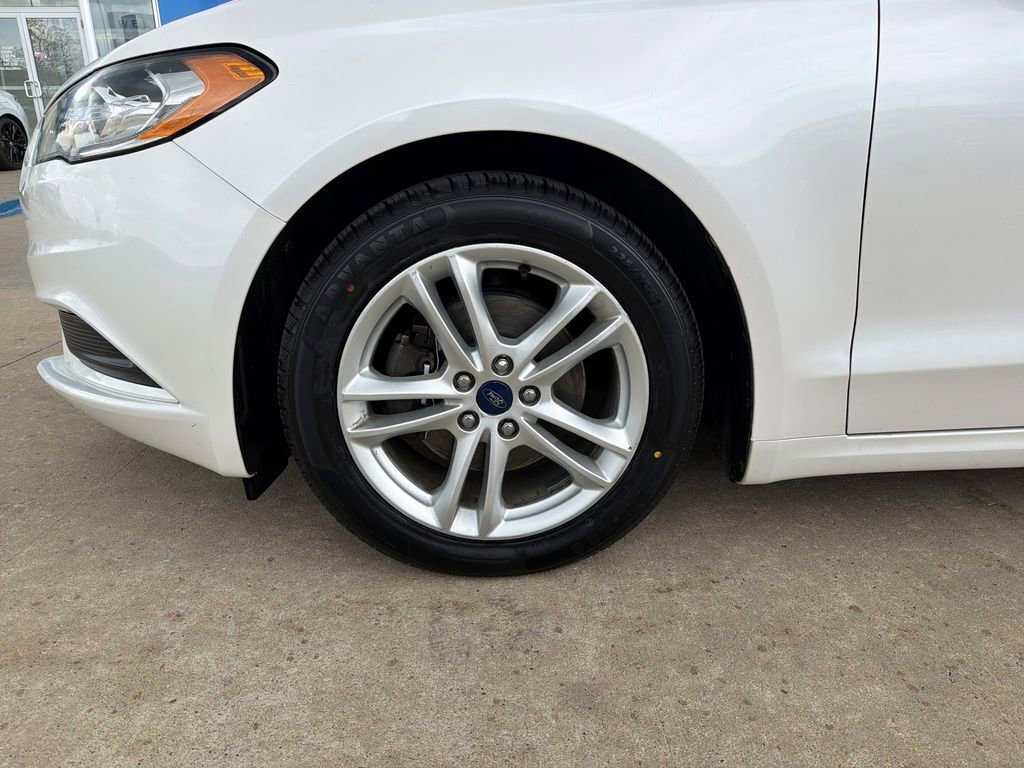 Used 2018 Ford Fusion SE w/ Fusion SE Technology Package FWD image 26