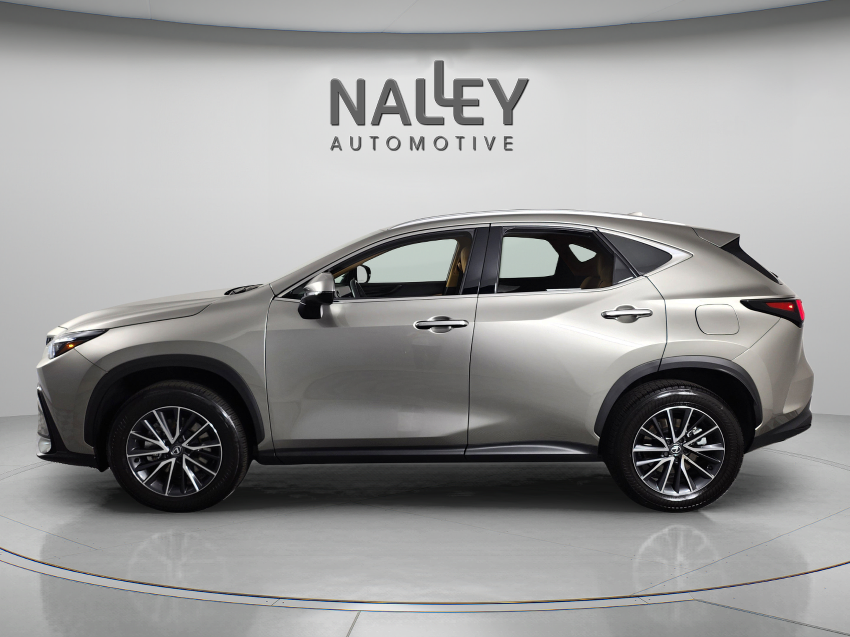 Certified 2025 Lexus NX 250 FWD w/ Towing Package (2000 Lbs) image 3