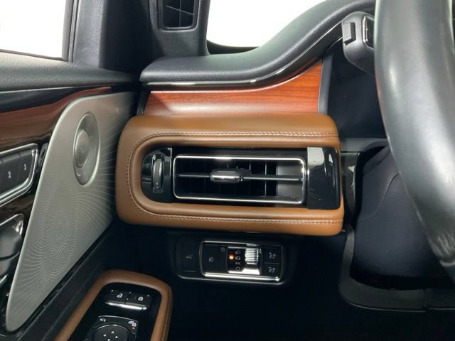 Used 2022 Lincoln Aviator Reserve w/ Equipment Group 201A AWD/4WD image 21