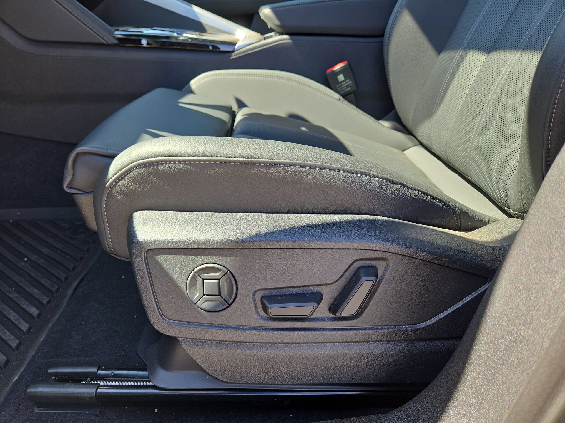 Used 2025 Audi Q5 Prestige AWD/4WD image 17
