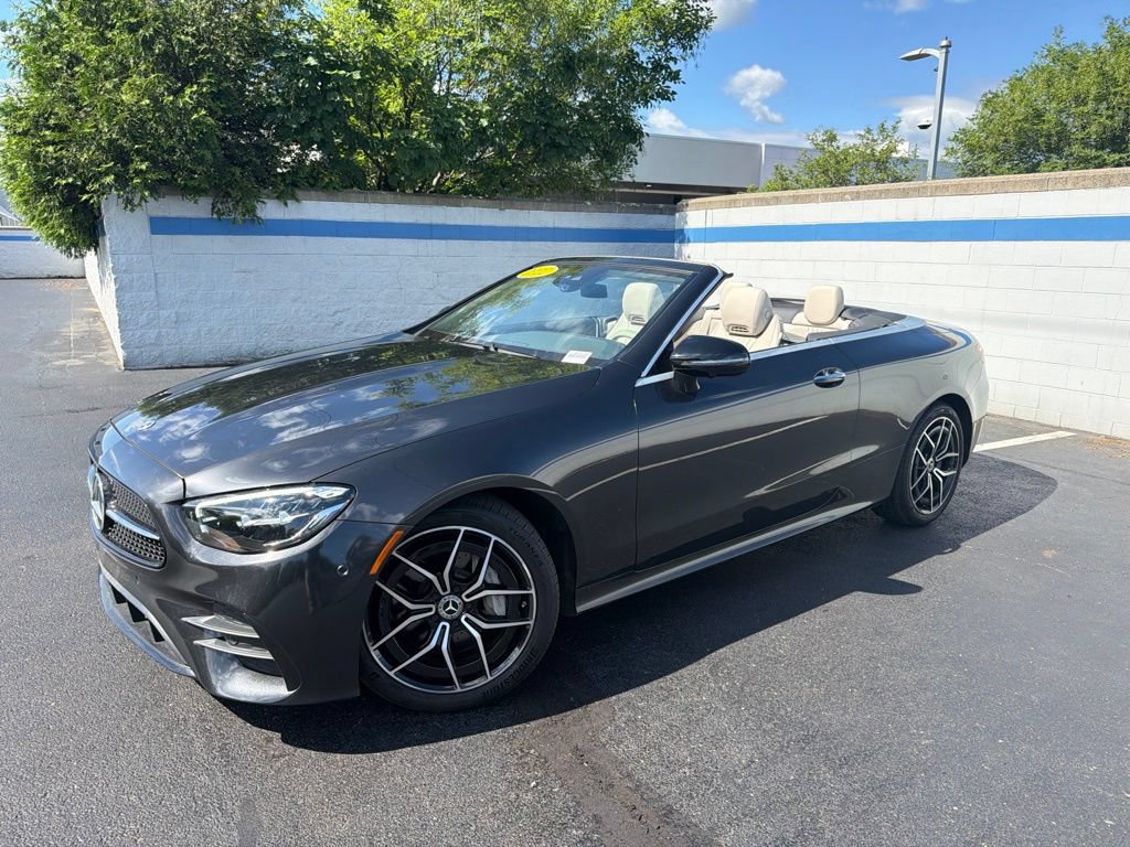 Used 2022 Mercedes-Benz E 450 4MATIC Cabriolet image 2