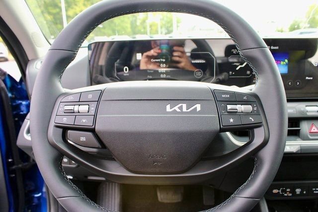 New 2025 Kia K4 EX FWD image 11