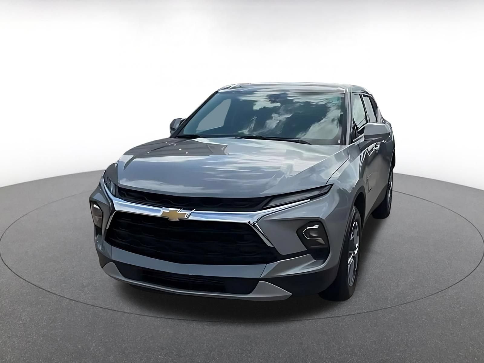 Used 2026 Chevrolet Blazer LT FWD image 4