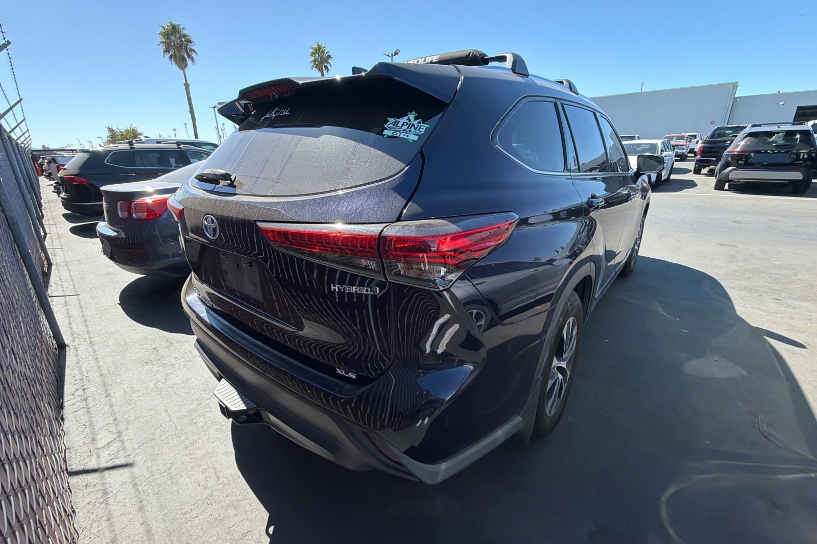 Used 2021 Toyota Highlander XLE AWD/4WD image 6