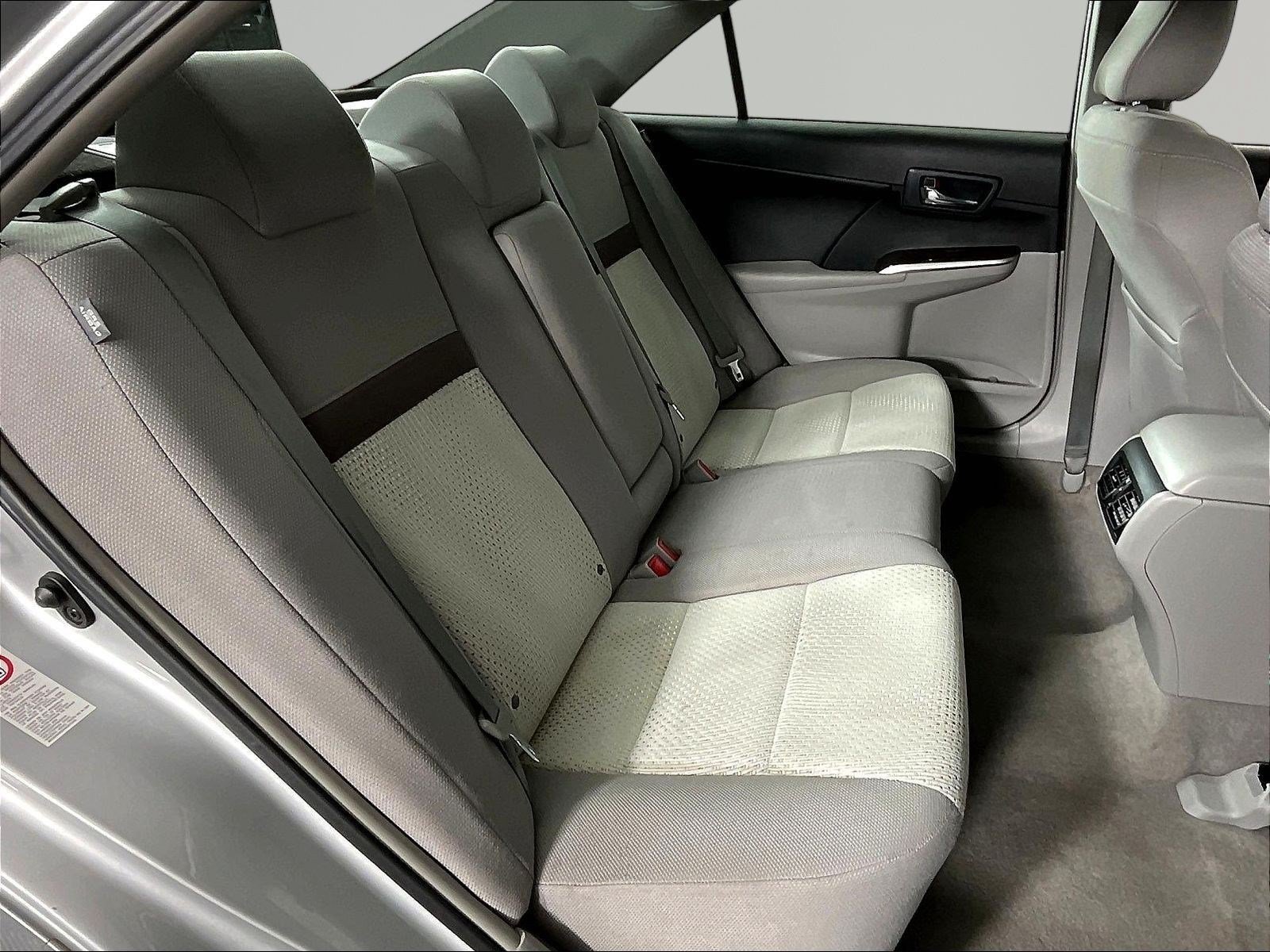 Used 2014 Toyota Camry XLE FWD image 25