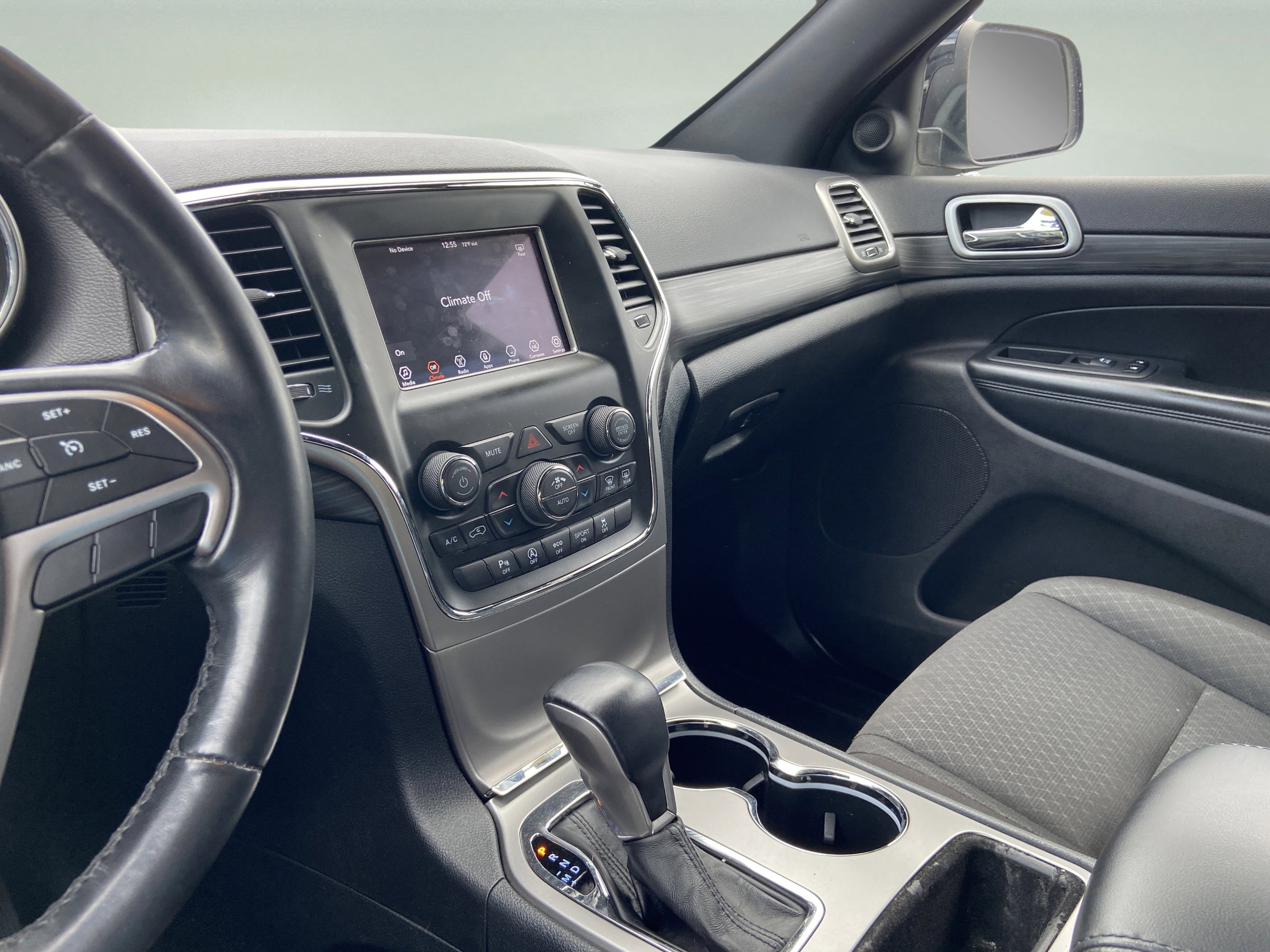 Used 2020 Jeep Grand Cherokee Laredo image 13