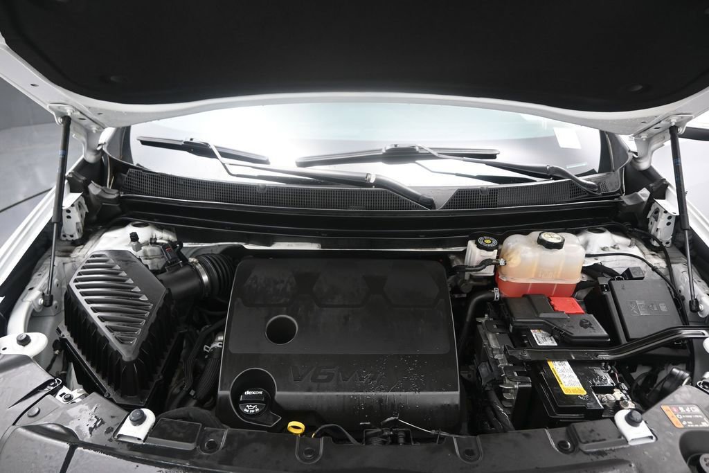 Used 2024 Chevrolet Traverse RS FWD image 16