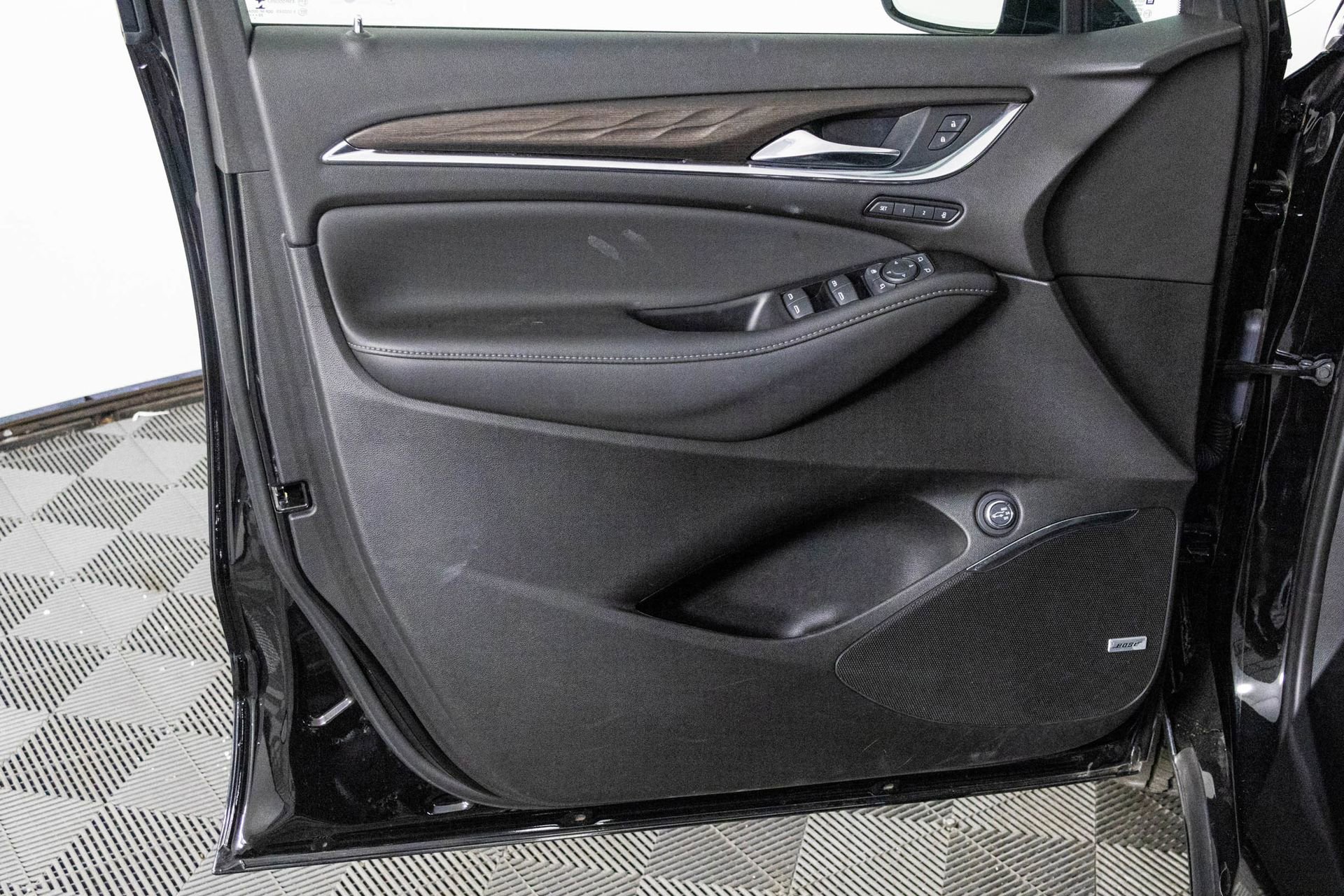 Certified 2023 Buick Enclave Avenir w/ Avenir Technology Package image 32