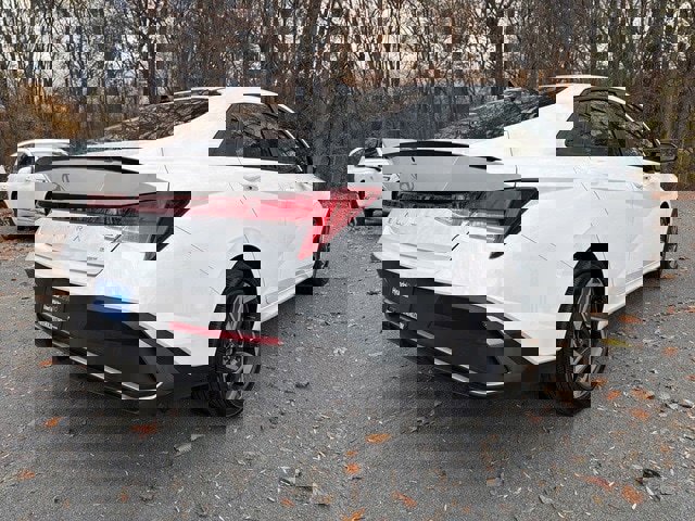 Certified 2025 Hyundai Elantra SEL image 3