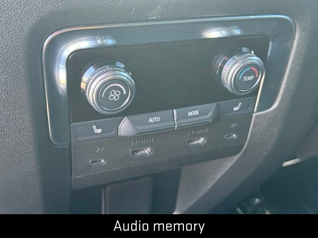Used 2025 GMC Yukon AT4 w/ AT4 Premium Plus Package AWD/4WD image 21