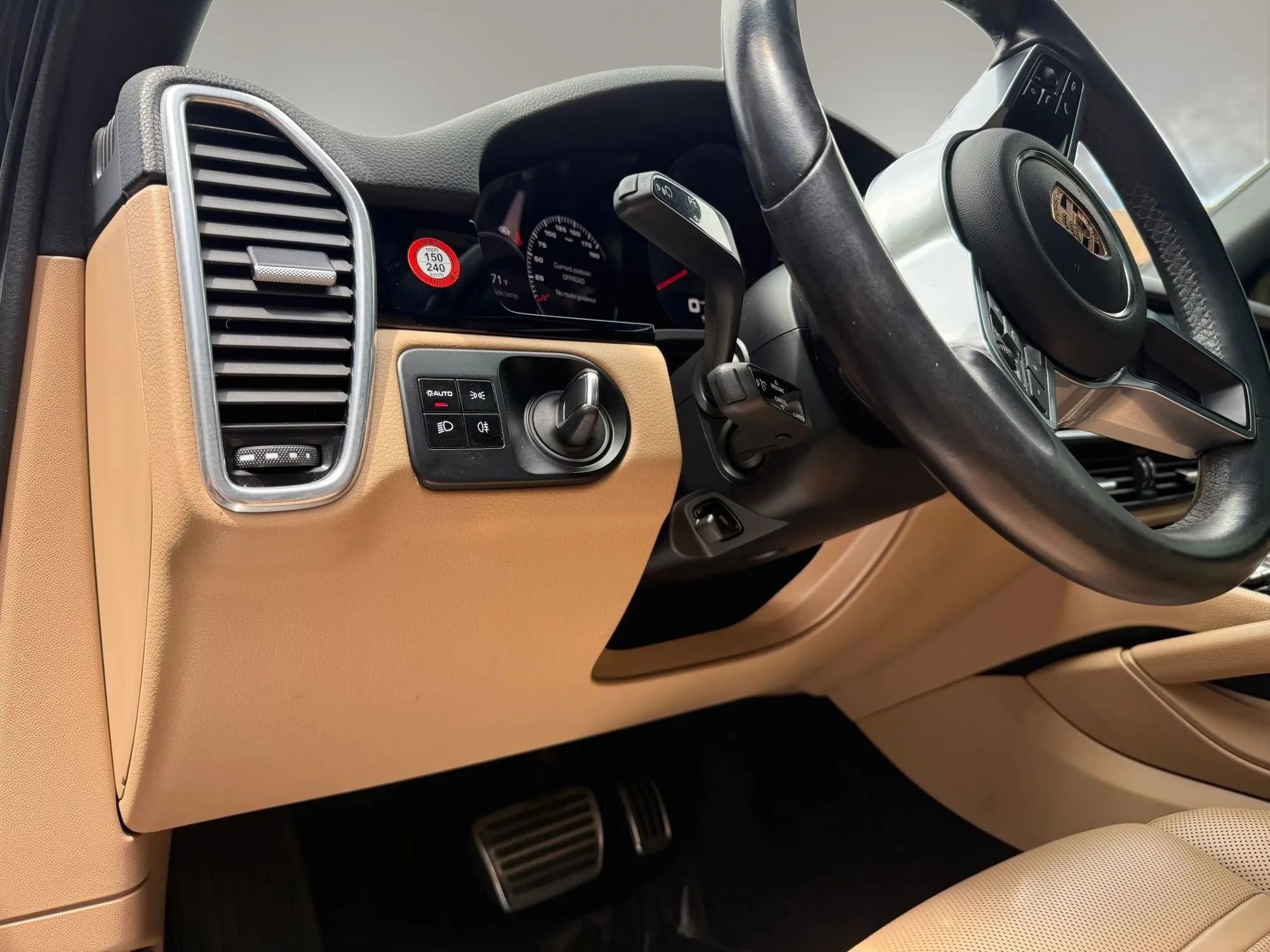 Used 2020 Porsche Cayenne S AWD/4WD image 16