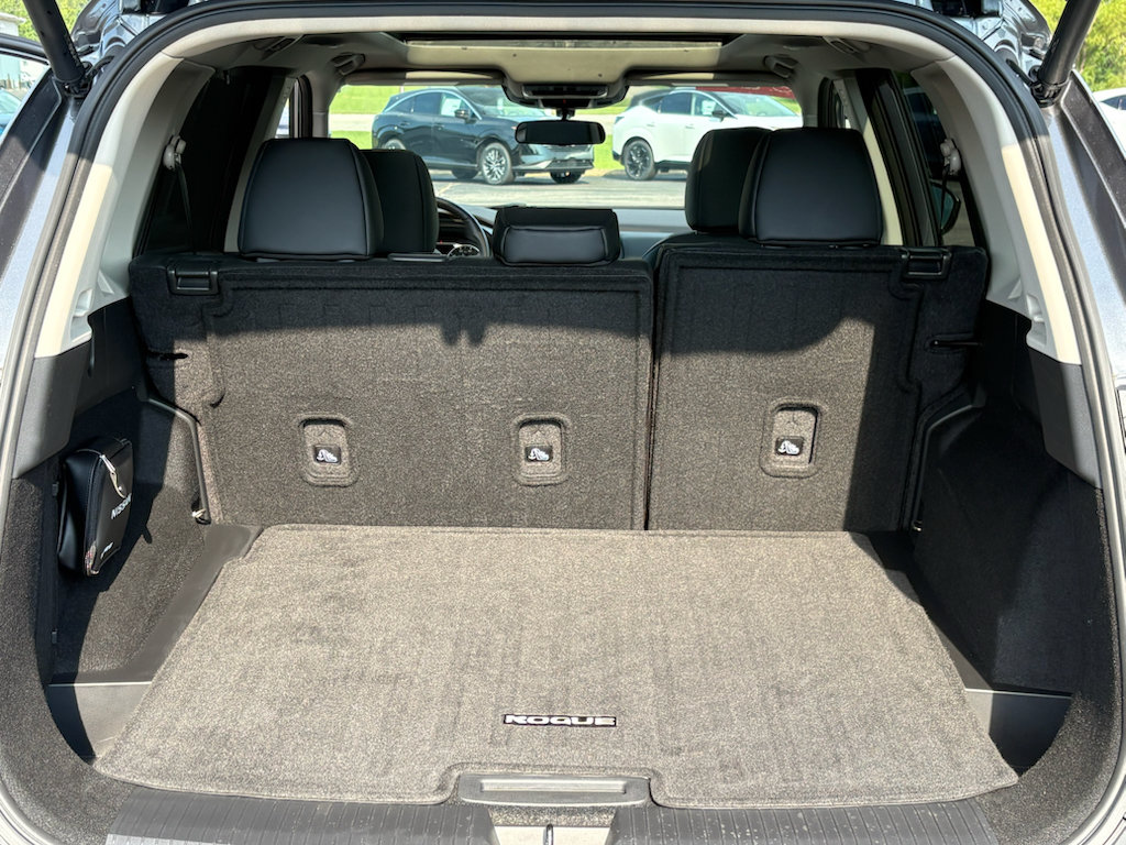 Used 2023 Nissan Rogue SV w/ SV Premium B Package FWD image 24