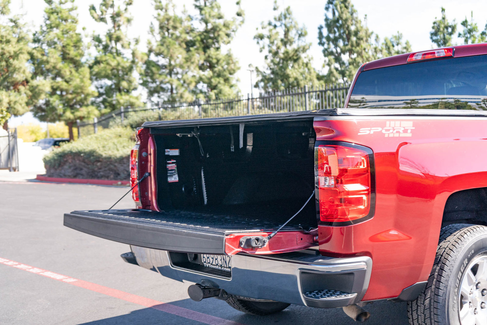 Used 2018 Chevrolet Silverado 1500 LT w/ LT Eassist Package RWD image 23