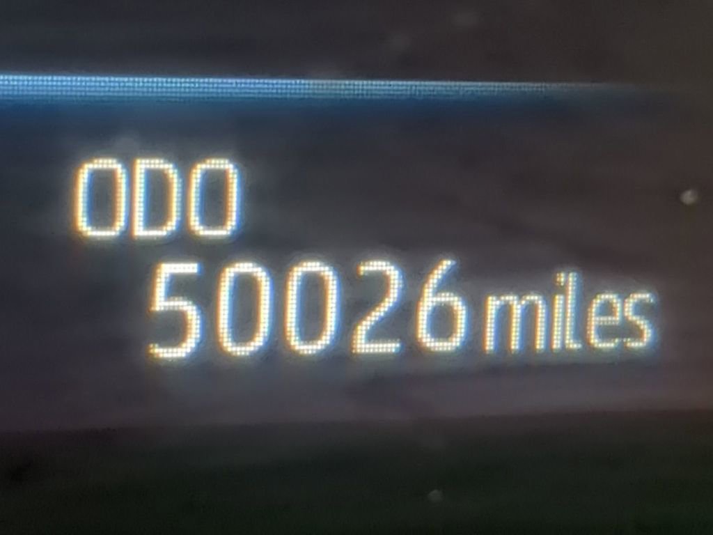 Used 2025 Toyota Sienna XLE image 35