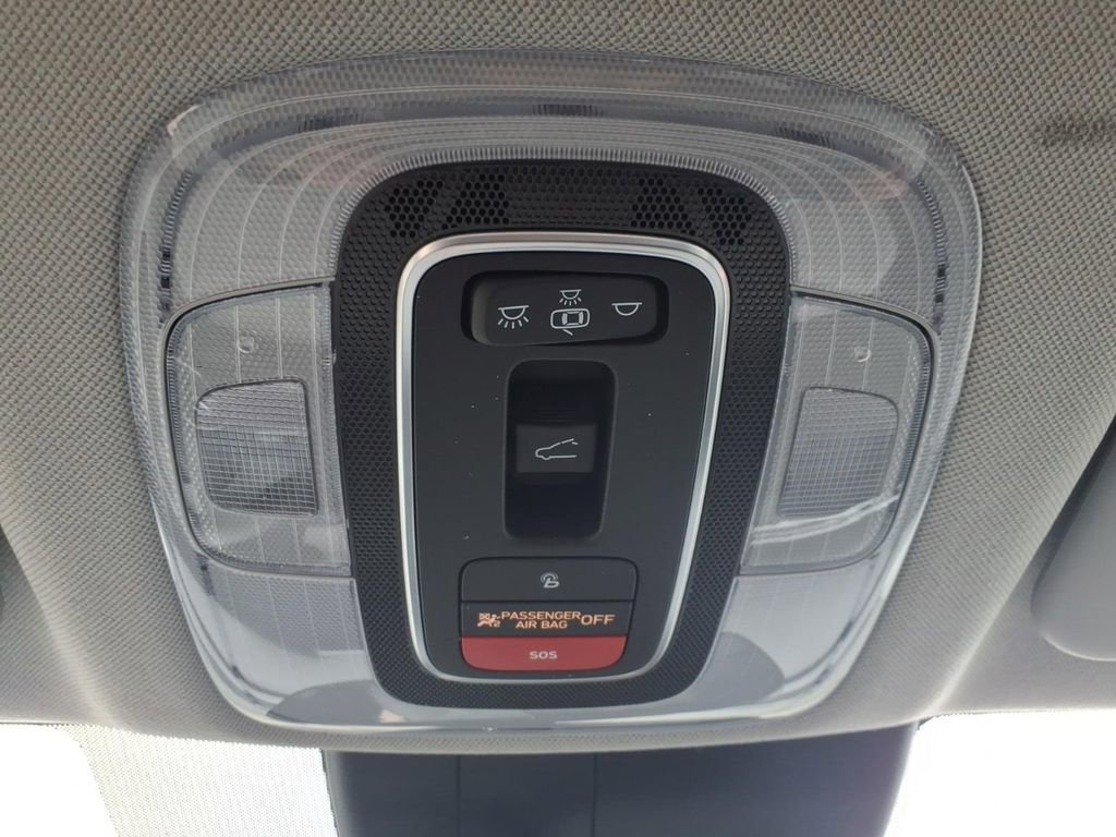 Certified 2022 Hyundai Elantra Limited image 17