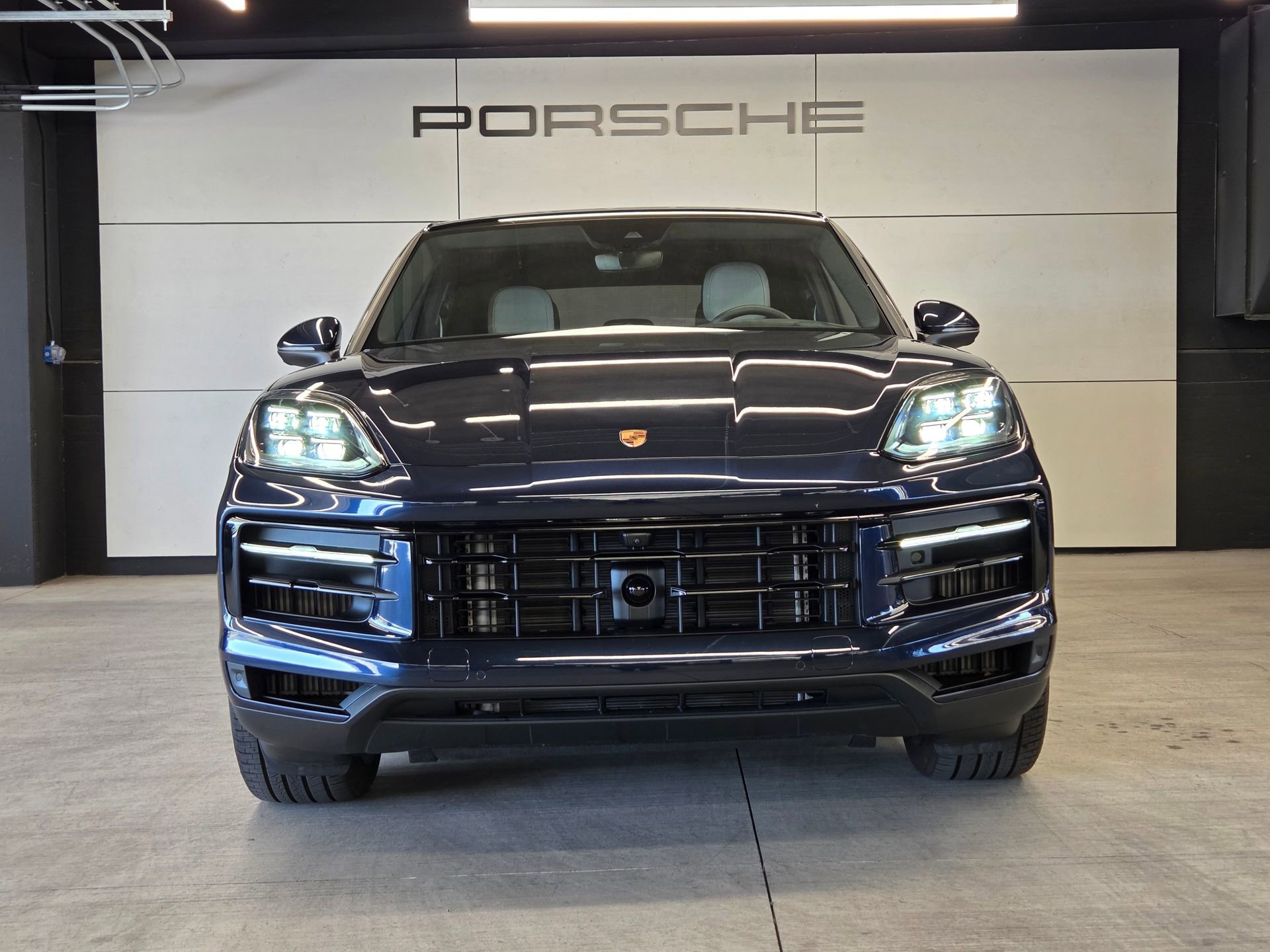 Certified 2026 Porsche Cayenne E-Hybrid Coupe AWD/4WD image 25