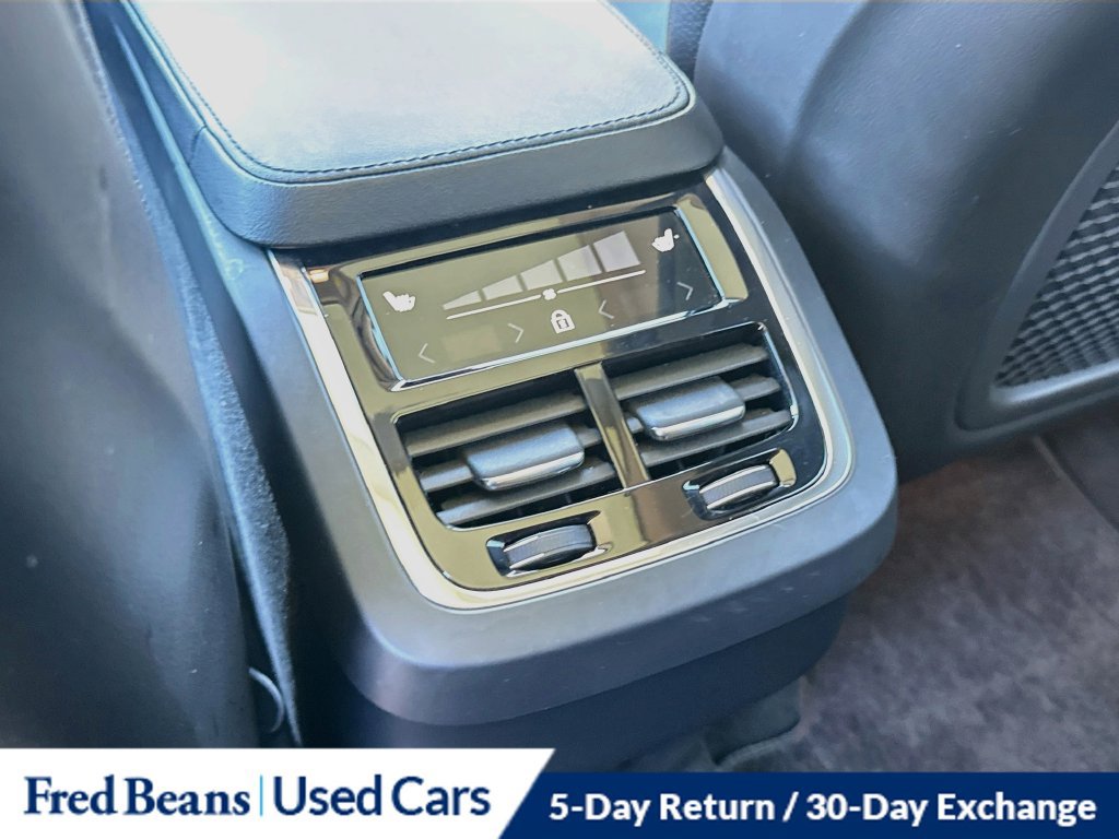 Used 2023 Volvo XC90 B6 Plus AWD/4WD image 32