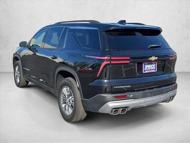 Used 2025 Chevrolet Traverse LT w/ Driver Confidence Package image 6