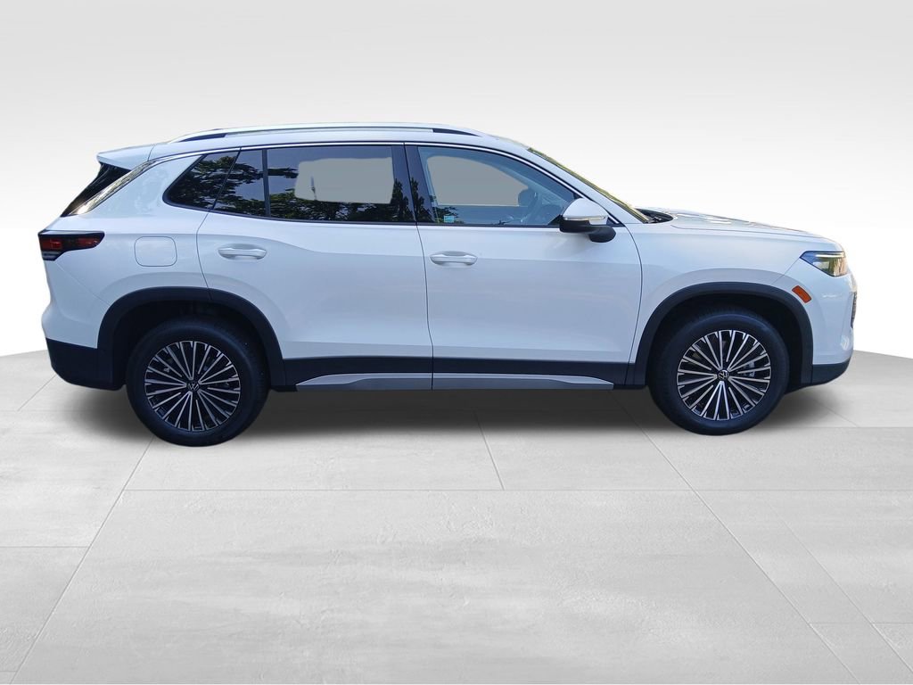 New 2025 Volkswagen Tiguan S image 6