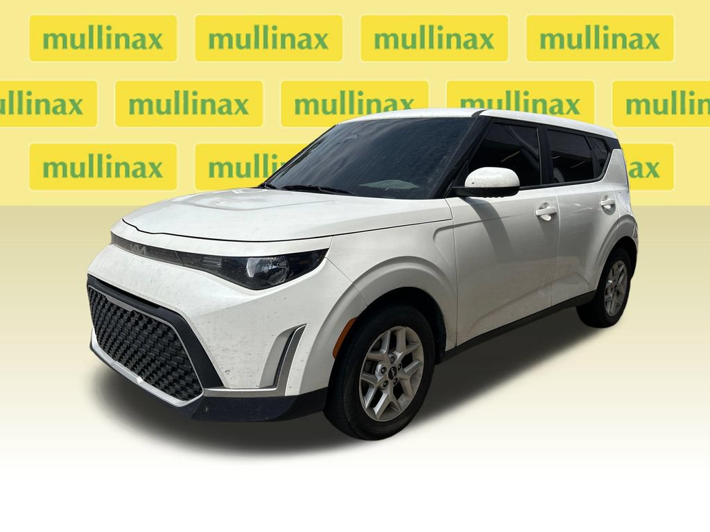 Used 2025 Kia Soul LX w/ LX Technology Package FWD image 7