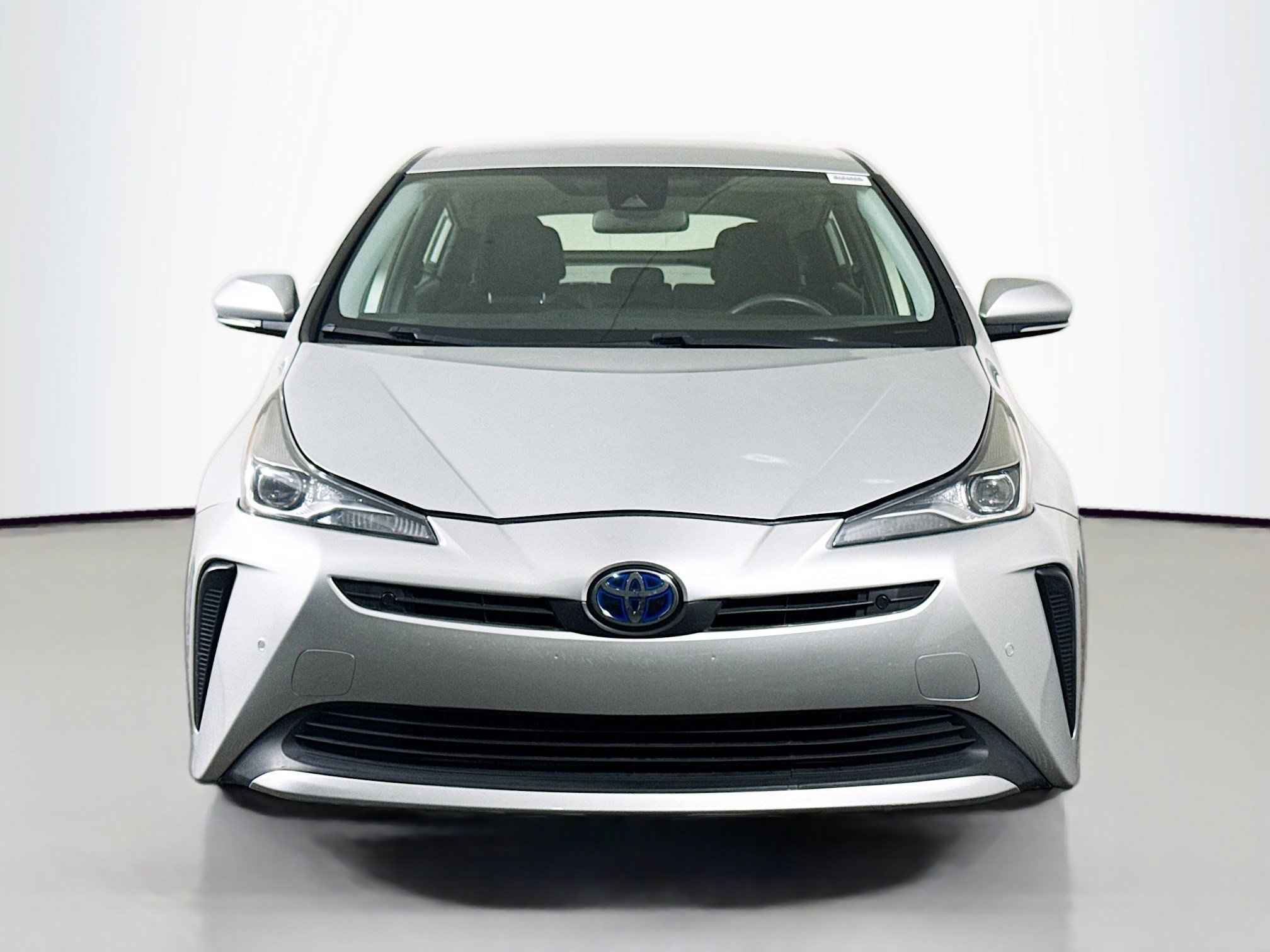 Used 2021 Toyota Prius LE FWD image 2