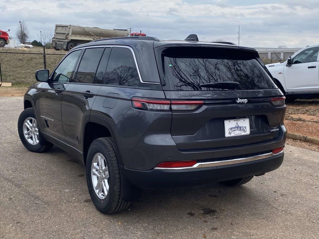 New 2025 Jeep Grand Cherokee Laredo w/ MOPAR Finishing Package image 29