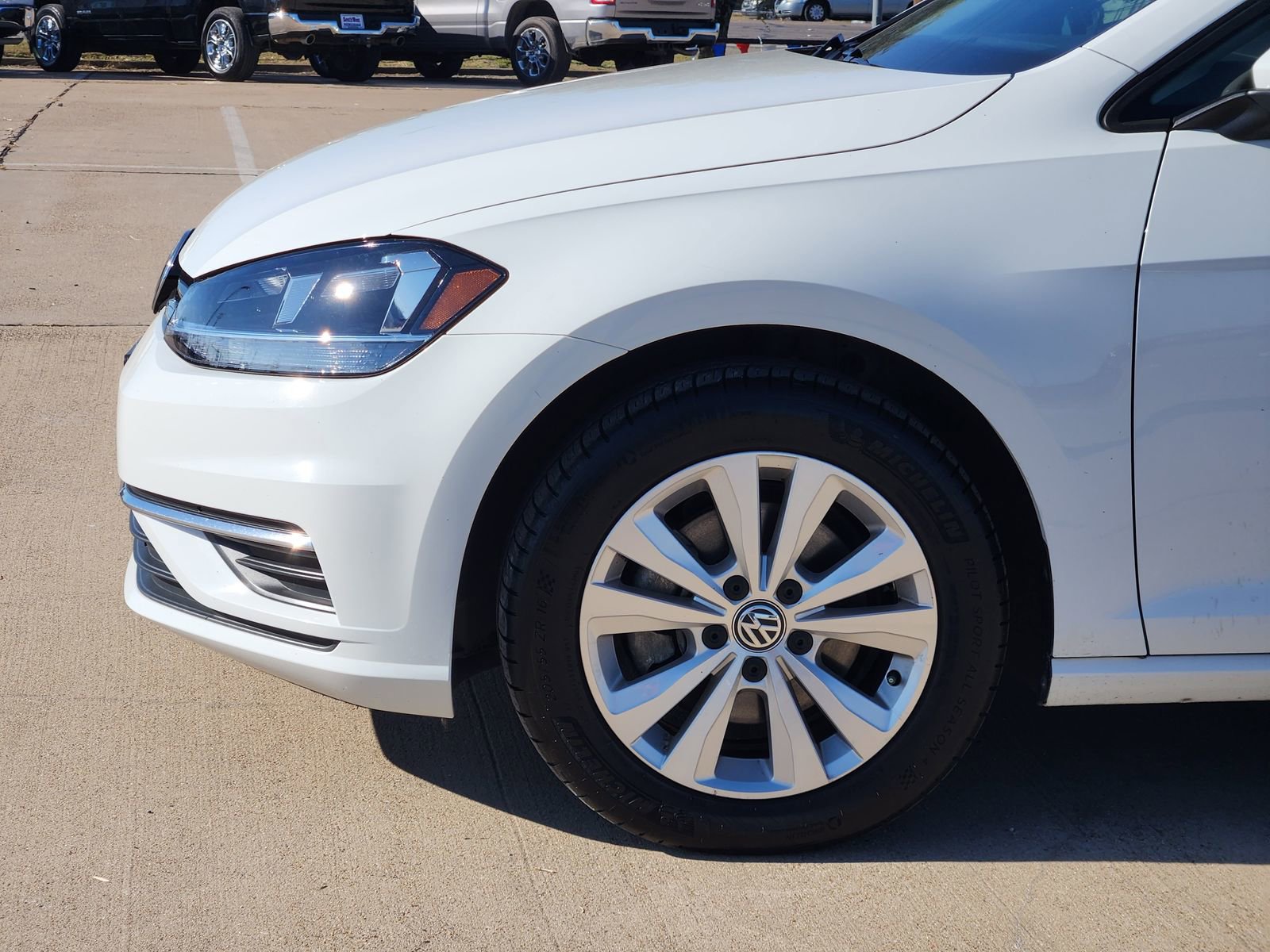 Used 2021 Volkswagen Golf 4-Door image 11