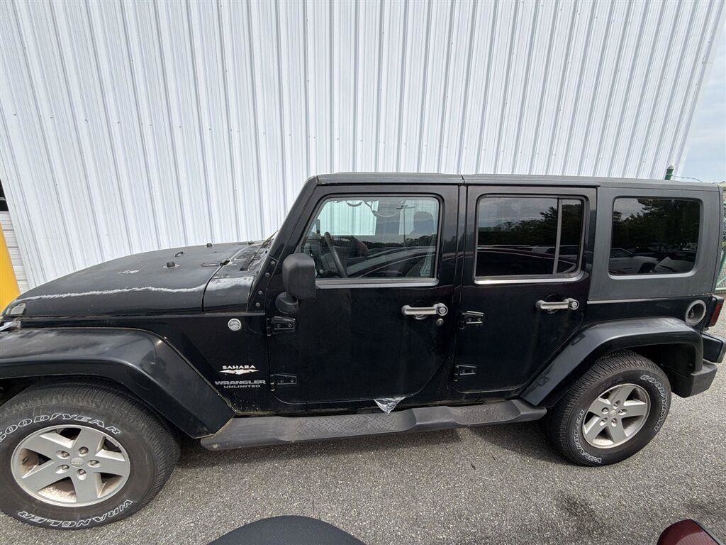 Used 2007 Jeep Wrangler Unlimited Sahara AWD/4WD image 2