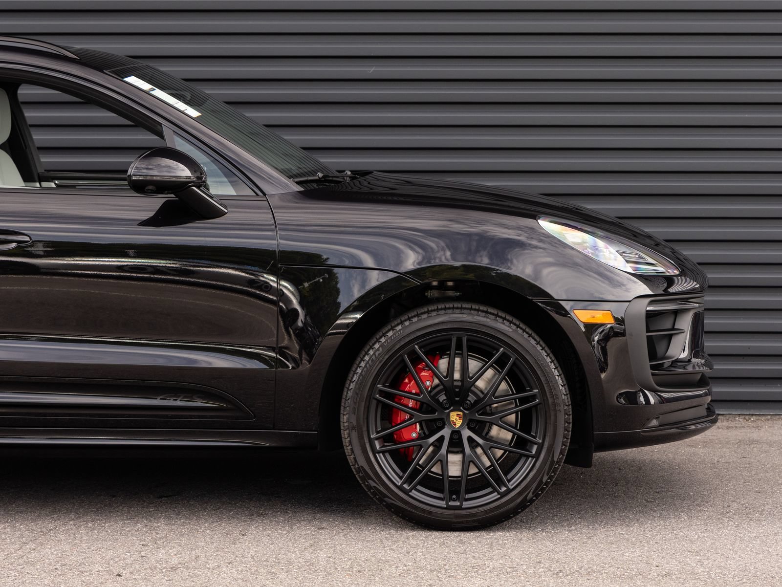 New 2026 Porsche Macan GTS AWD/4WD image 9