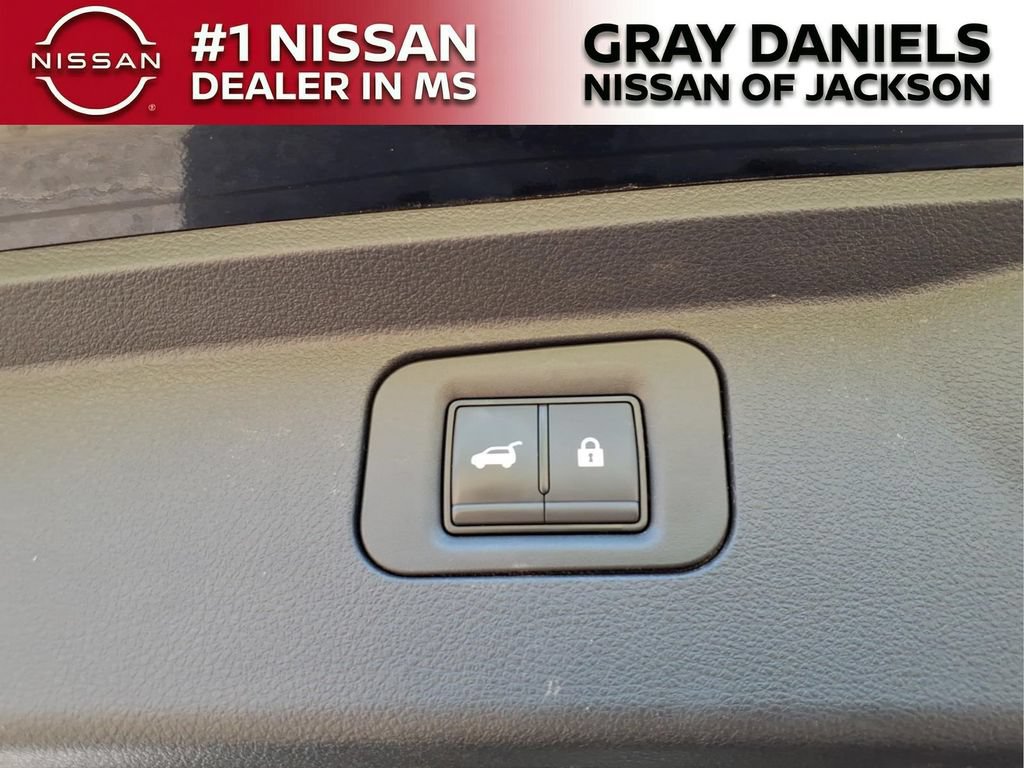 Certified 2025 Nissan Armada SL w/ Captain's Chari Seat Package RWD image 10