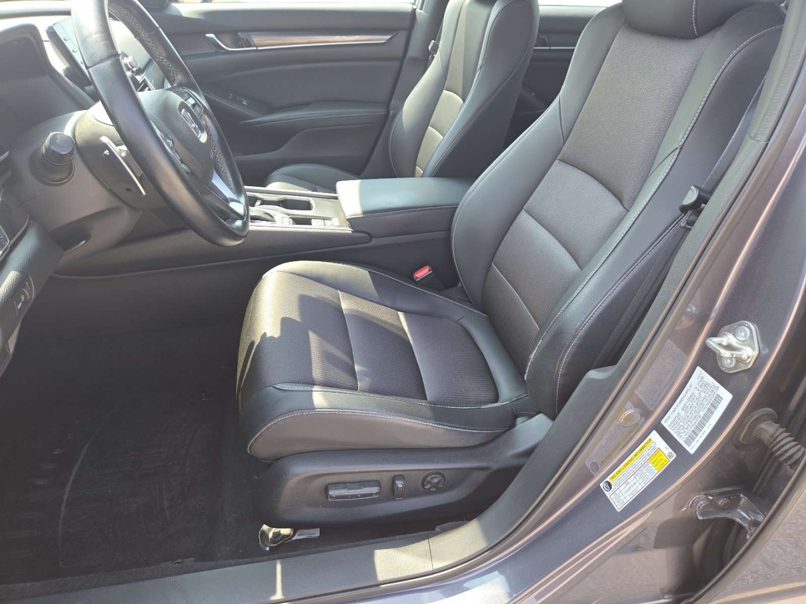 Used 2018 Honda Accord Sport image 21