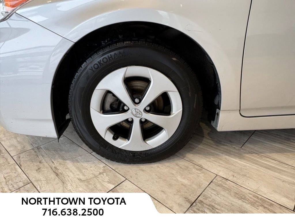 Used 2014 Toyota Prius Two image 9