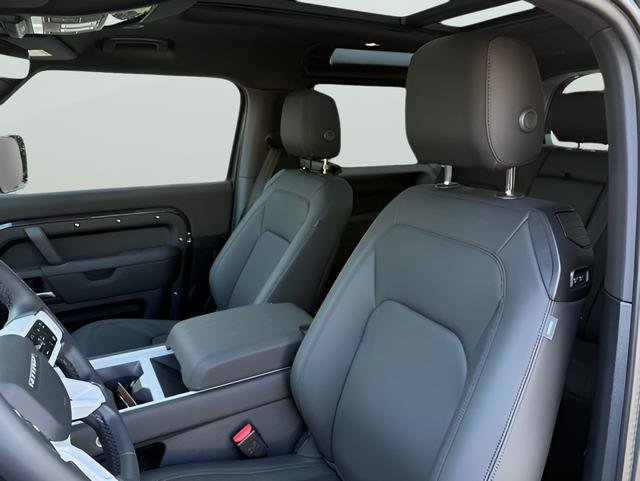 Certified 2025 Land Rover Defender 90 X-Dynamic SE image 20