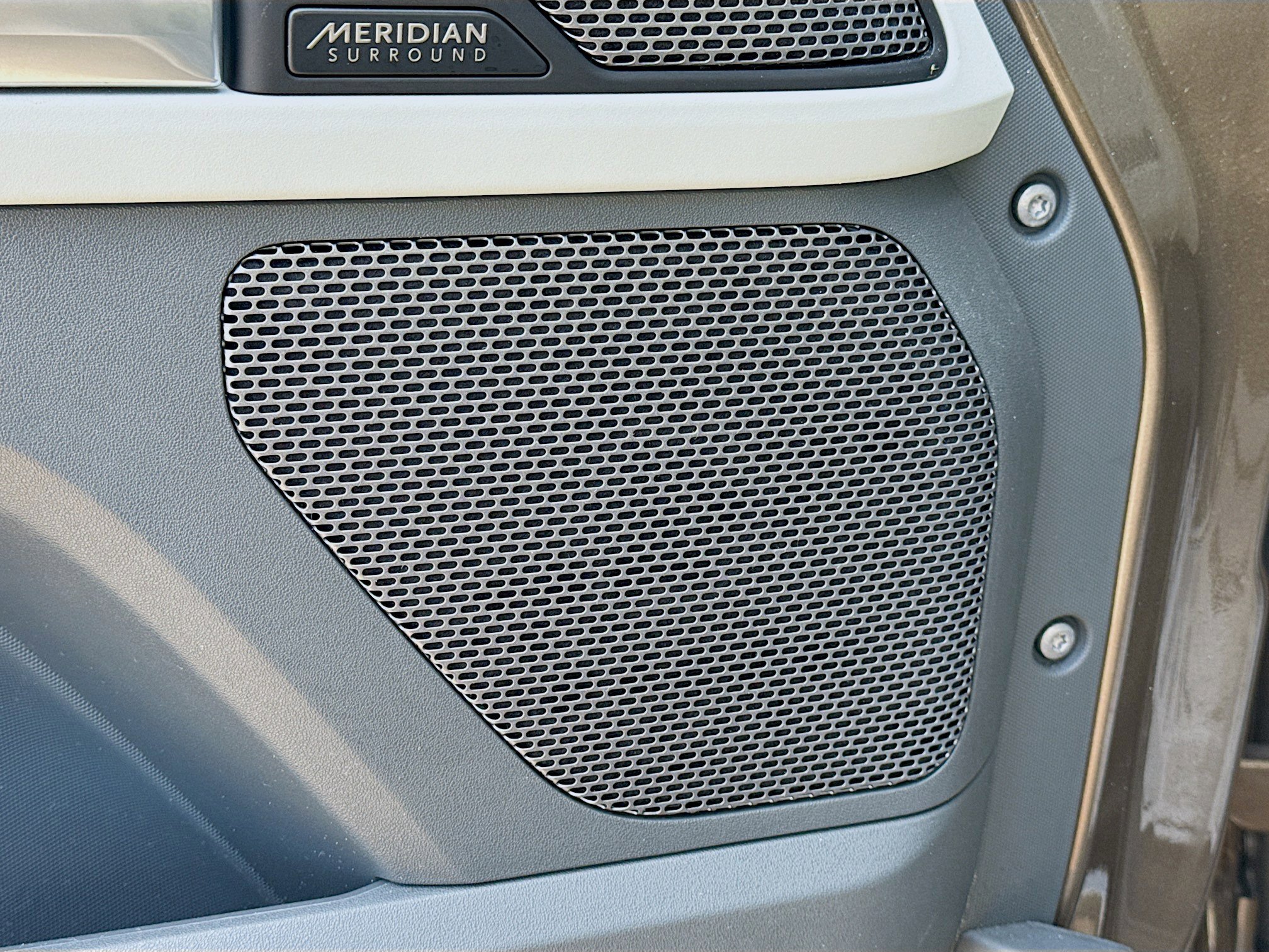 Certified 2022 Land Rover Defender 110 XS Edition image 24