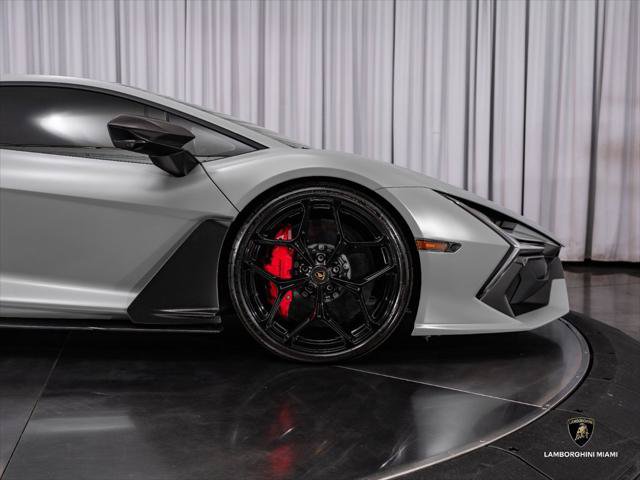 Used 2024 Lamborghini Revuelto AWD/4WD image 29