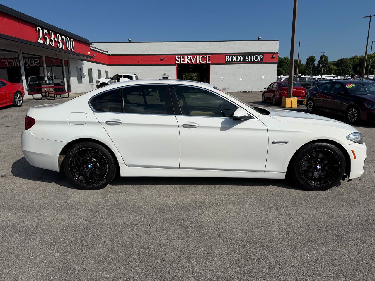 Used 2016 BMW 528i xDrive Sedan AWD/4WD image 2
