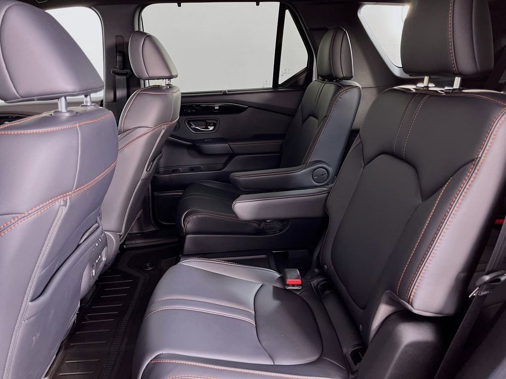Used 2025 Honda Pilot TrailSport image 31